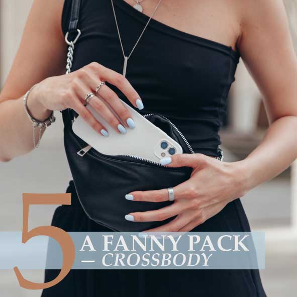 Woman wearing a fanny pack.